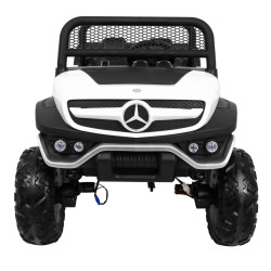 Pojazd Mercedes BENZ UNIMOG Biały