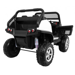 Pojazd Mercedes BENZ UNIMOG Biały