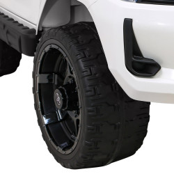 Toyota Hilux na akumulator dla dzieci Biały Pickup + Napęd 4x4 + Pilot + 2 bagażniki