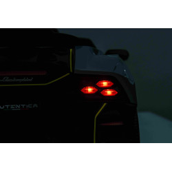 Pojazd Lamborghini Invencible Biały