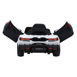 Pojazd Lamborghini Revuelto Białe