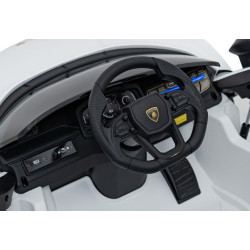 Pojazd Lamborghini Revuelto Białe