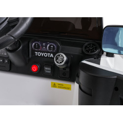 Pojazd Toyota Land Cruiser PRADO Biały