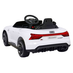 Audi RS E-Tron GT na akumulator Biały + Pilot + Napęd 4x4 + Radio MP3 + LED + EVA